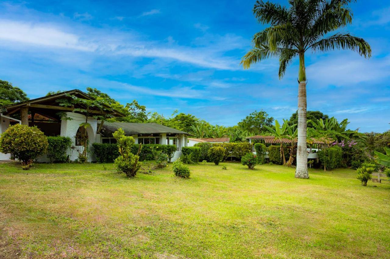 Enchanted Galapagos Lodge Puerto Ayora  Exterior photo